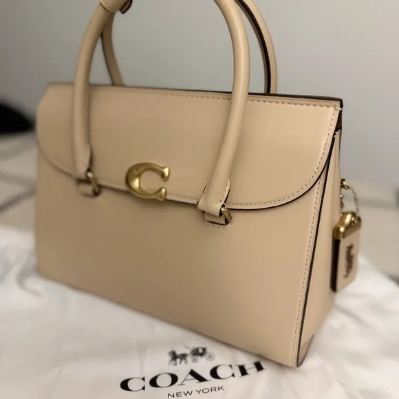 Coach Broome Carryall Bag in Brass/Ivory with Gold Hardware New with tags - Picture 10 of 15